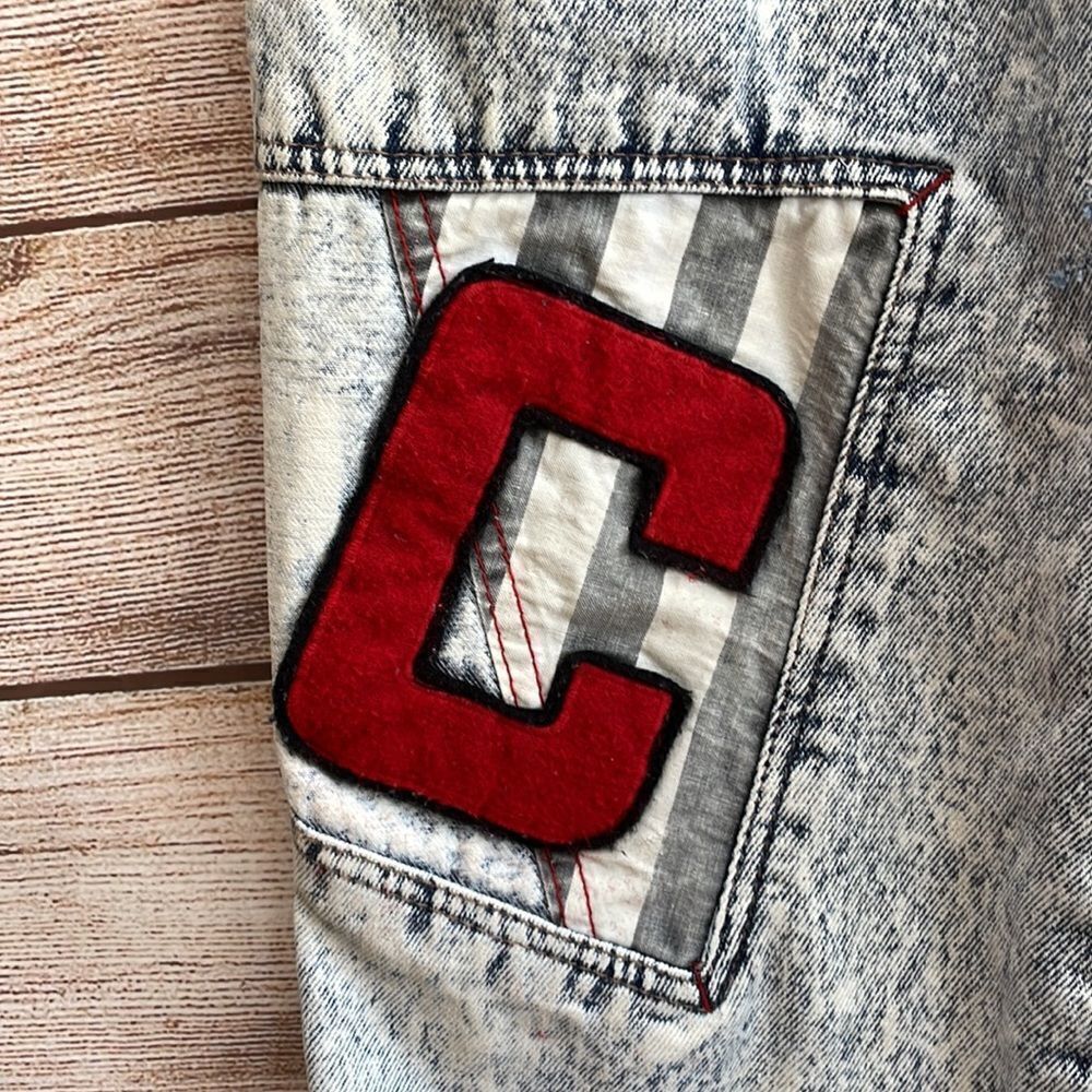 ‎VINTAGE CORNICHE APPLIQUÉD HIGH RISE JEANS - Picture 5 of 11